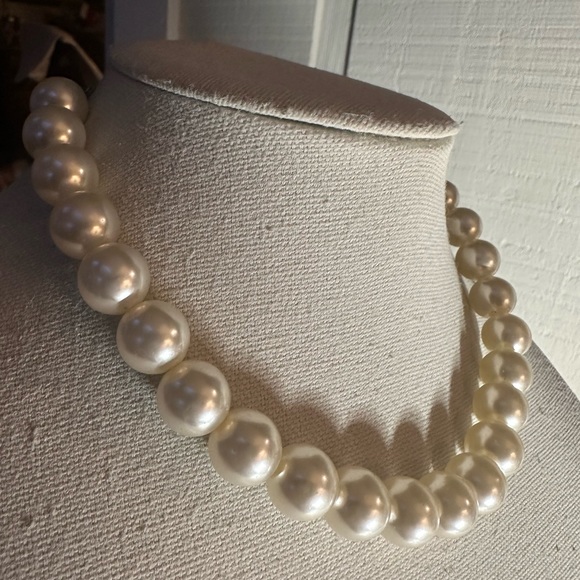 Choker style pearl bead necklace - Picture 2 of 5